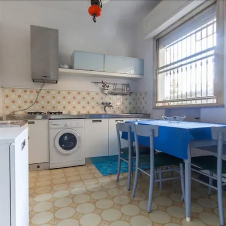 Marconi 27 Πανσιόν