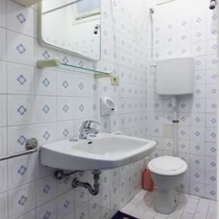 Marconi 27 Guest house *
